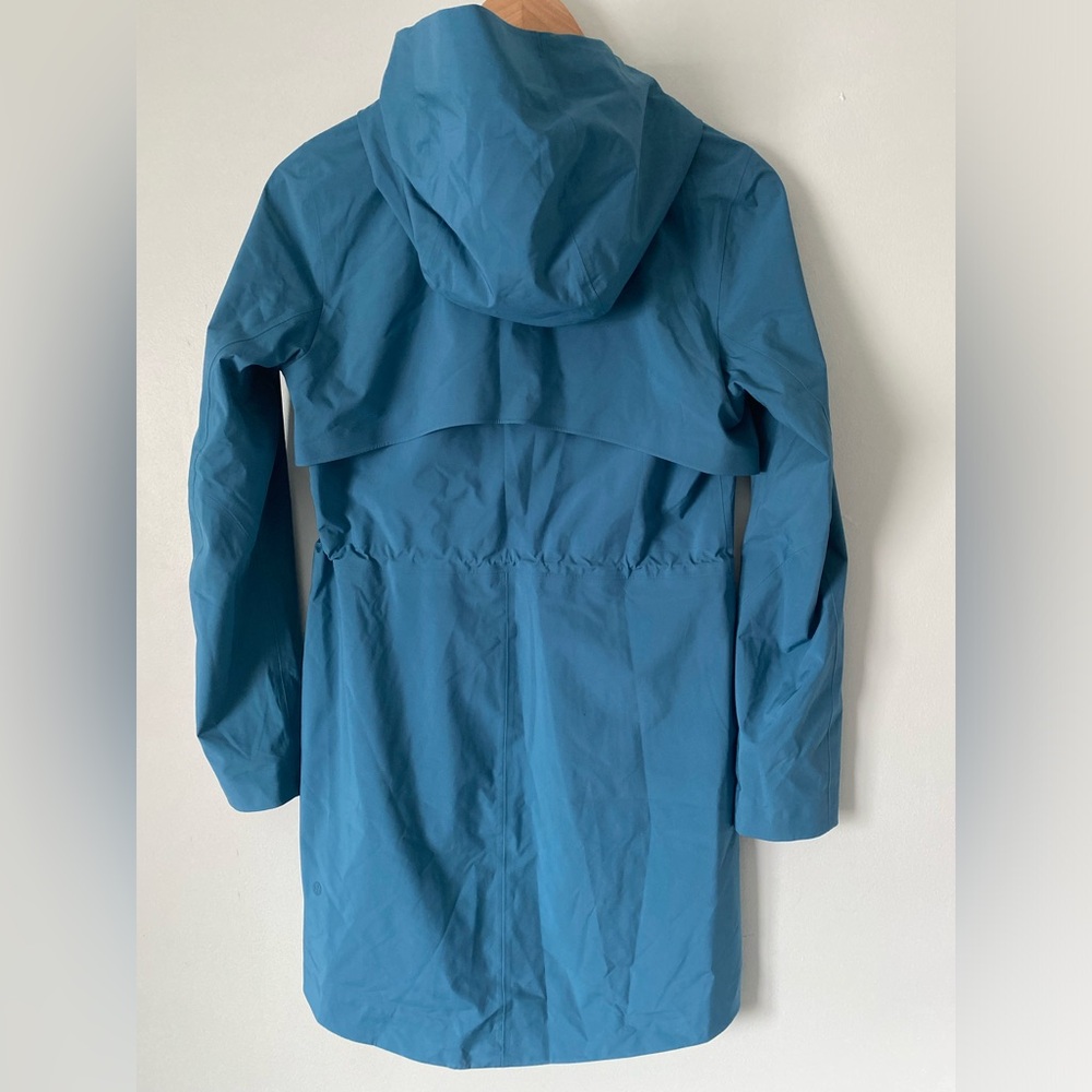 Lululemon Rain Rebel Jacket Capture Blue Coat Size 2 NWT Waterproof Running Race - Picture 8 of 16